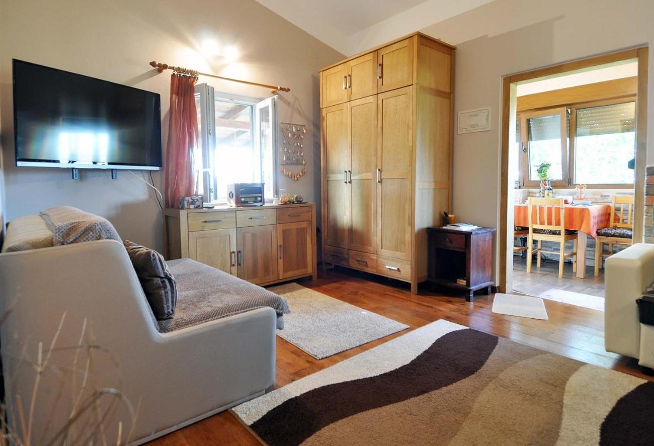 Herrliches Mit Klima, Wlan, Terrasse Und Grillbereich Hébergement de vacances Pula