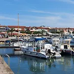 Herrliches Ferienhaus Mit Klima, Wlan, Terrasse Und Grillbereich