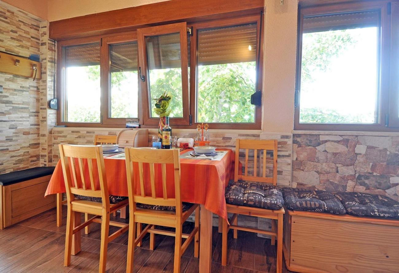 Herrliches Mit Klima, Wlan, Terrasse Und Grillbereich * Pula